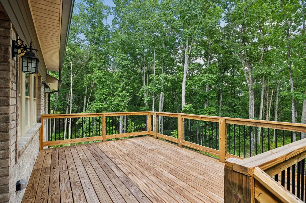 211 Woodmere Dr Hohenwald, TN 38462