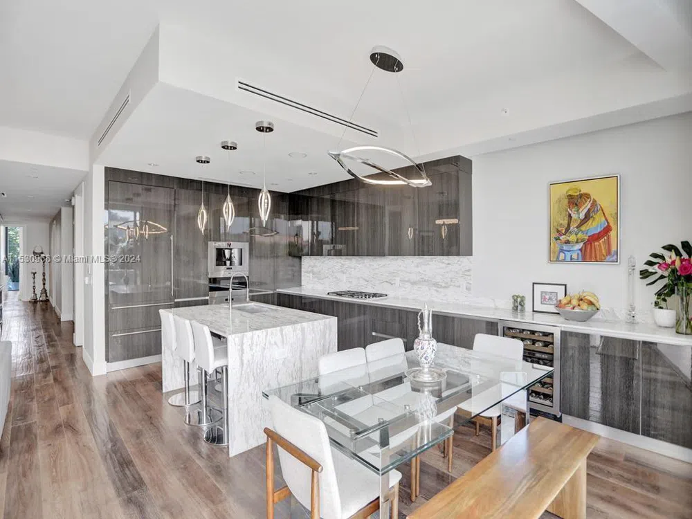 3250 NE 188th St #207 Aventura, FL 33180