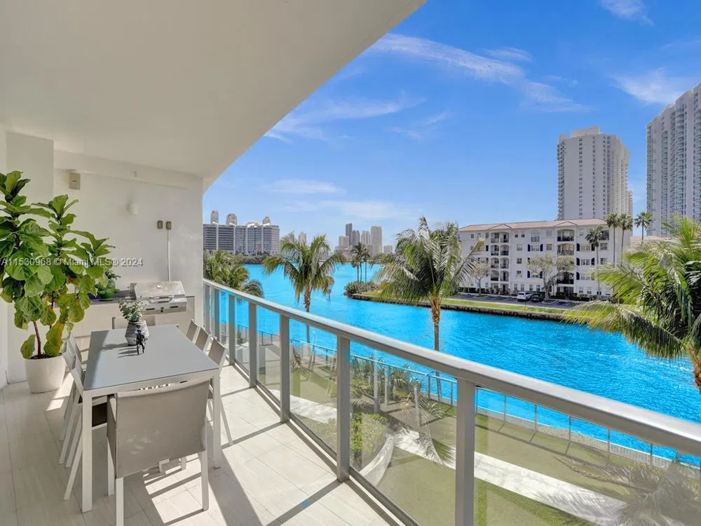 3250 NE 188th St #207 Aventura, FL 33180