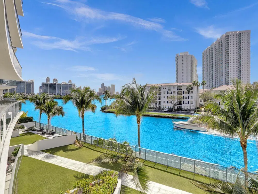3250 NE 188th St #207 Aventura, FL 33180