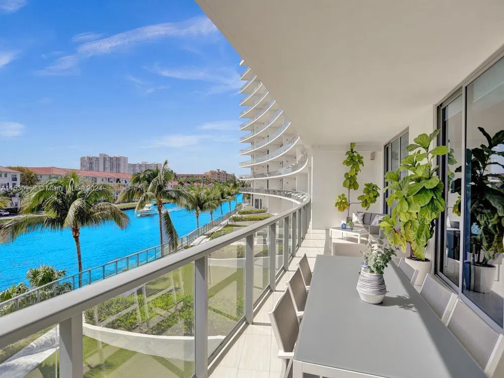 3250 NE 188th St #207 Aventura, FL 33180