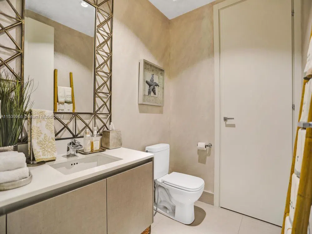 3250 NE 188th St #207 Aventura, FL 33180