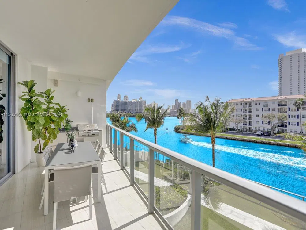 3250 NE 188th St #207 Aventura, FL 33180