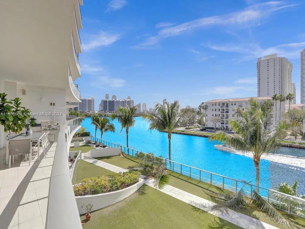 3250 NE 188th St #207 Aventura, FL 33180