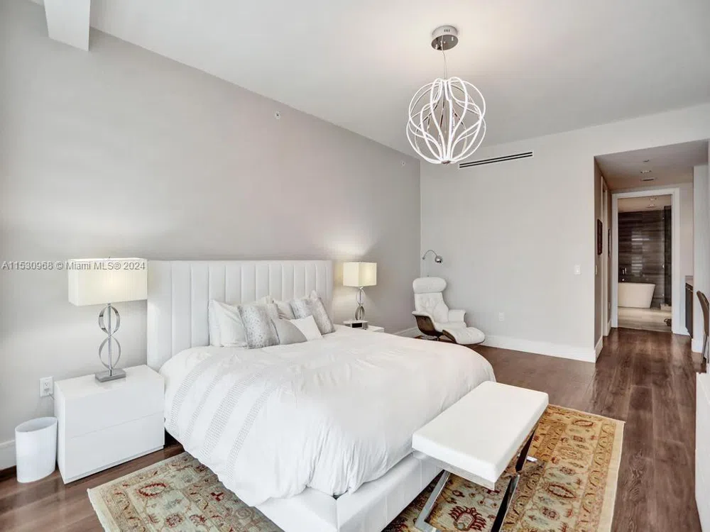 3250 NE 188th St #207 Aventura, FL 33180