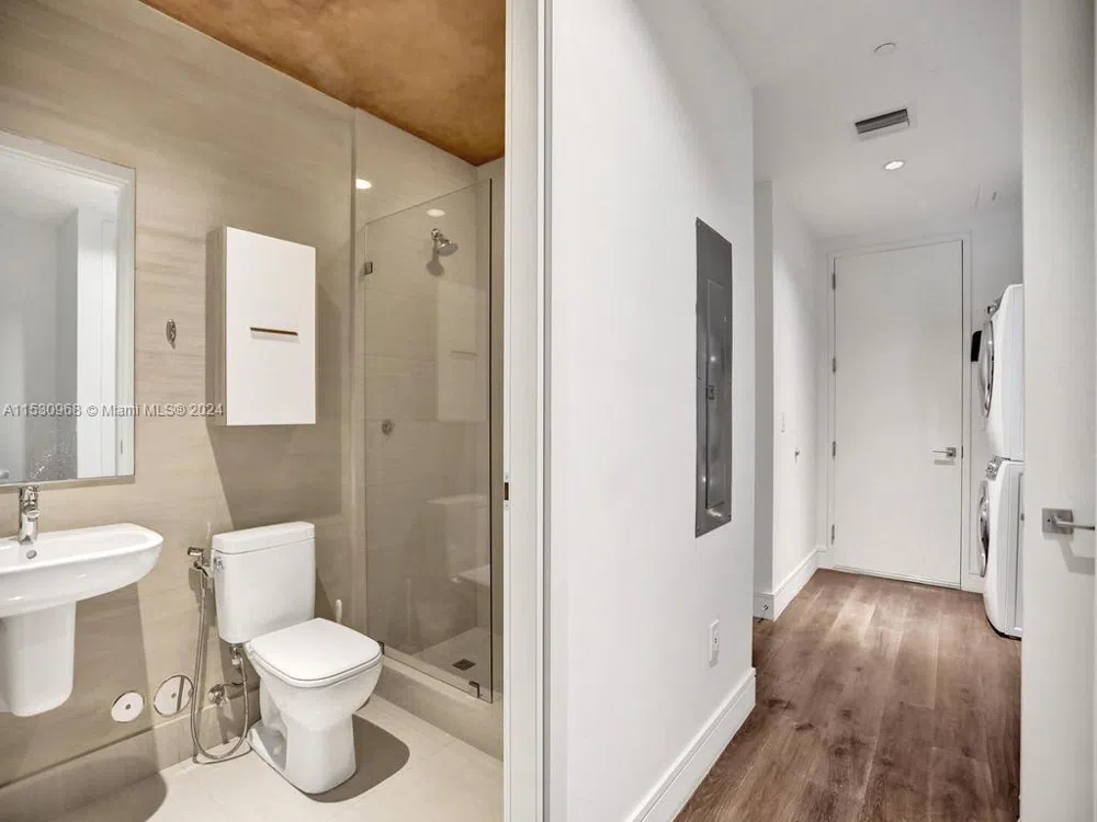 3250 NE 188th St #207 Aventura, FL 33180
