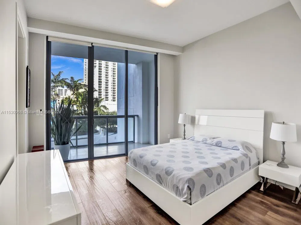3250 NE 188th St #207 Aventura, FL 33180