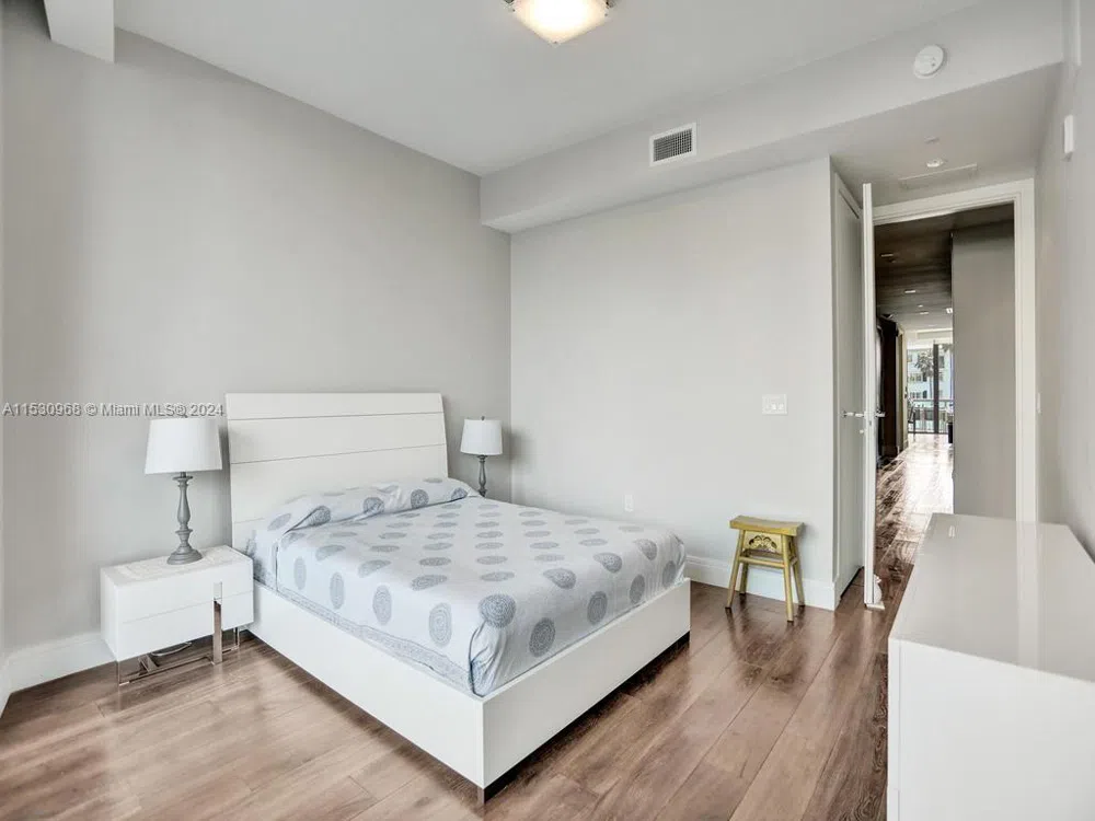 3250 NE 188th St #207 Aventura, FL 33180