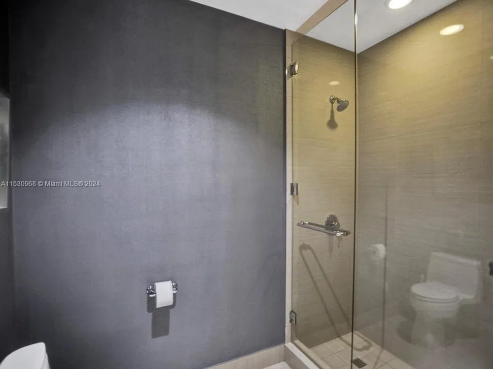 3250 NE 188th St #207 Aventura, FL 33180