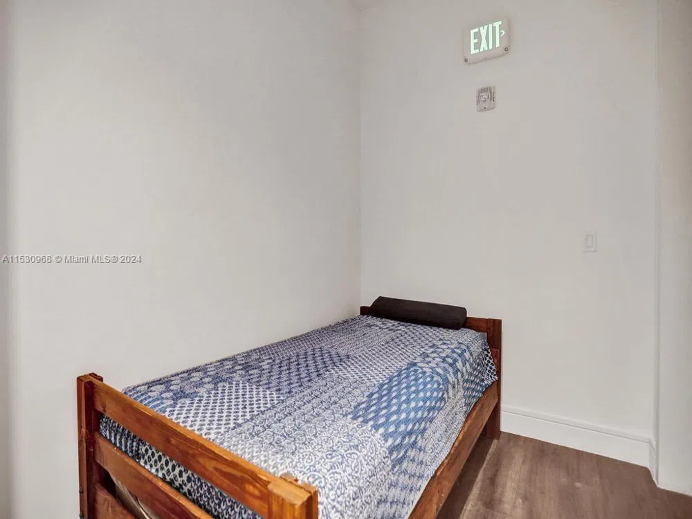 3250 NE 188th St #207 Aventura, FL 33180