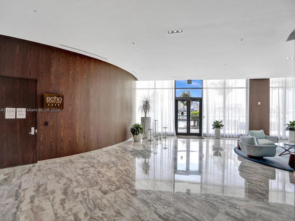 3250 NE 188th St #207 Aventura, FL 33180