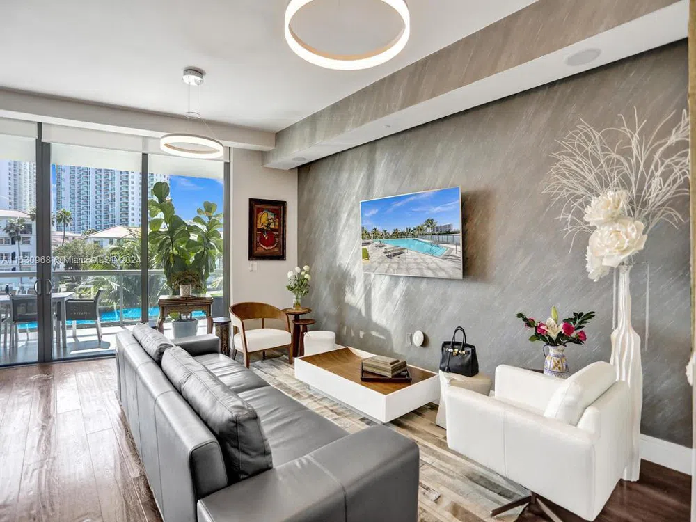 3250 NE 188th St #207 Aventura, FL 33180