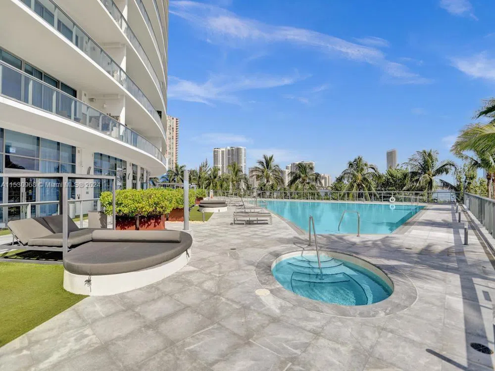 3250 NE 188th St #207 Aventura, FL 33180