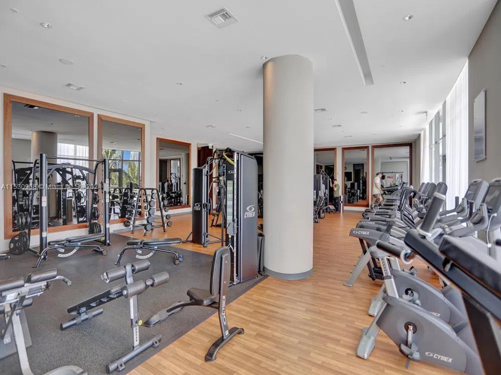 3250 NE 188th St #207 Aventura, FL 33180