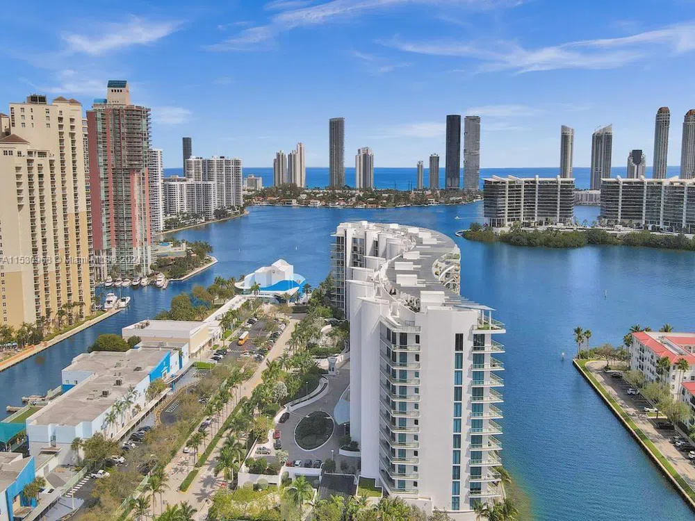 3250 NE 188th St #207 Aventura, FL 33180