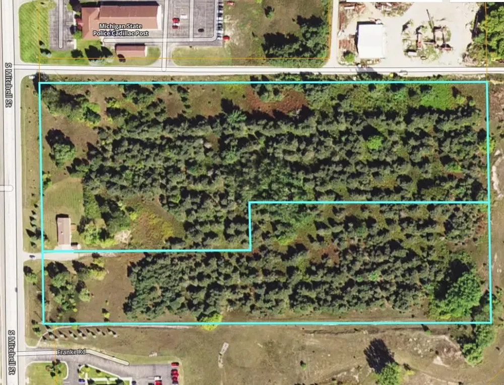 7859 S US-131 Clam Lake Township, MI 49601