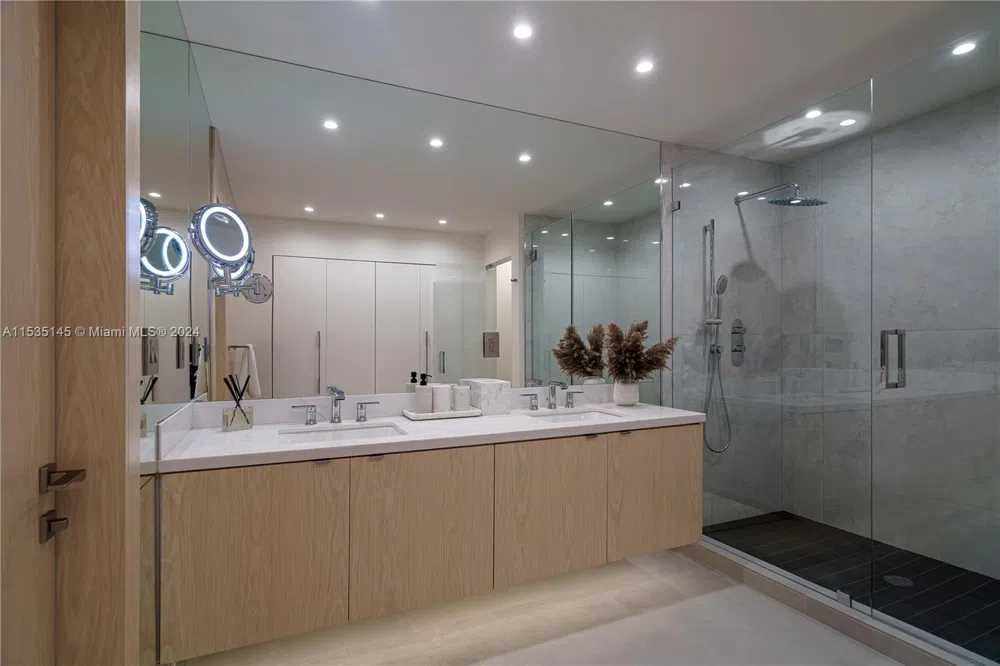 19115 Fisher Island Dr #19115 Miami Beach, FL 33109