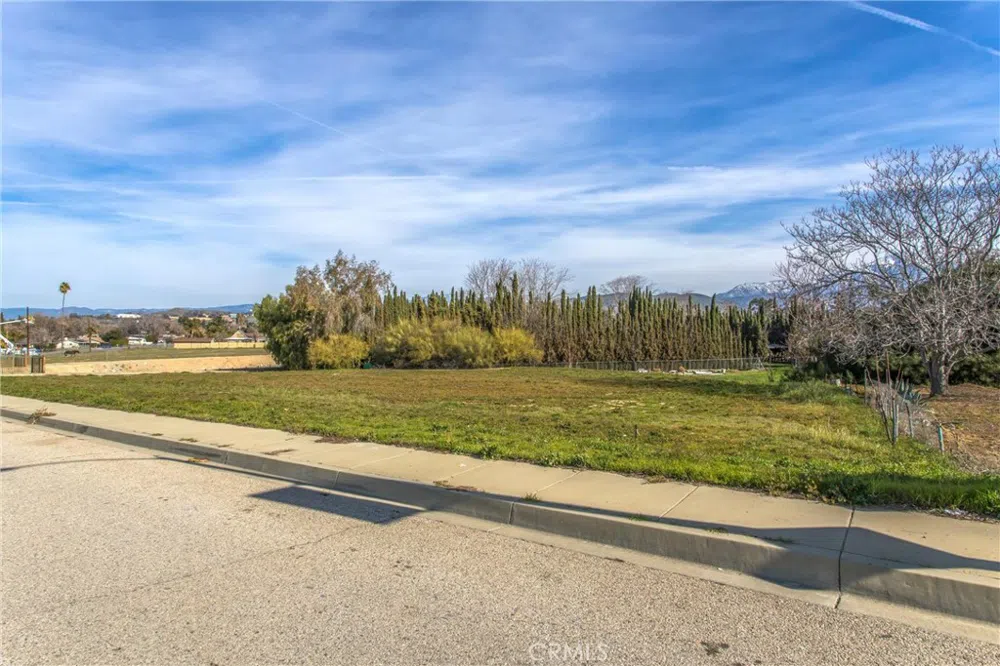 12915 14th Street Yucaipa, CA 92399