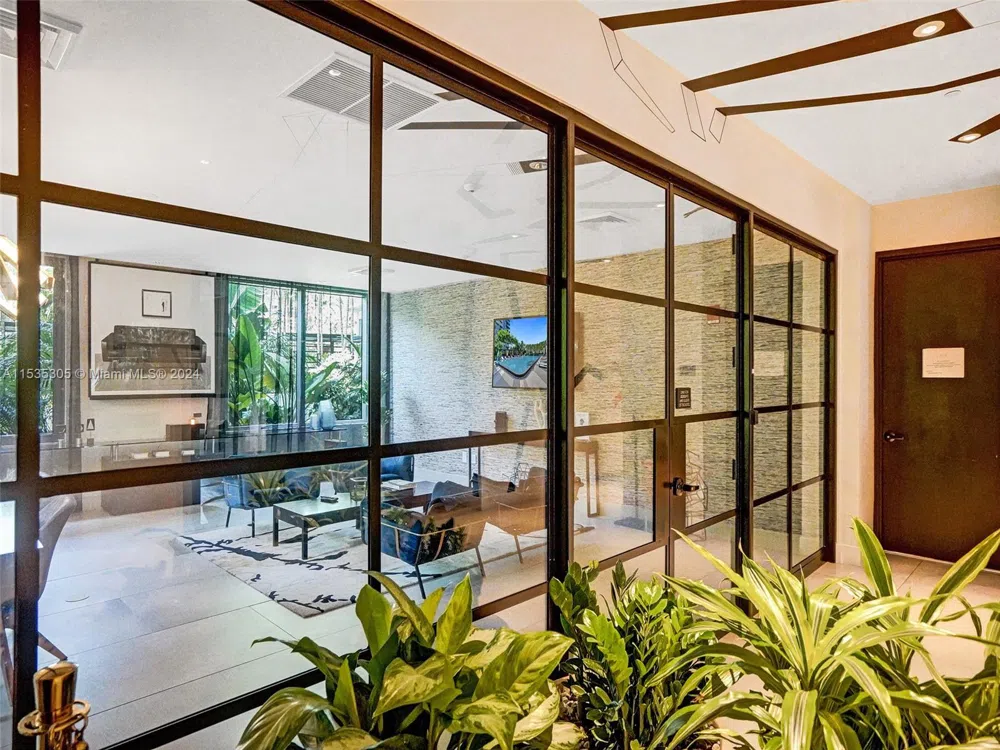 121 NE 34th St #1801 Miami, FL 33137