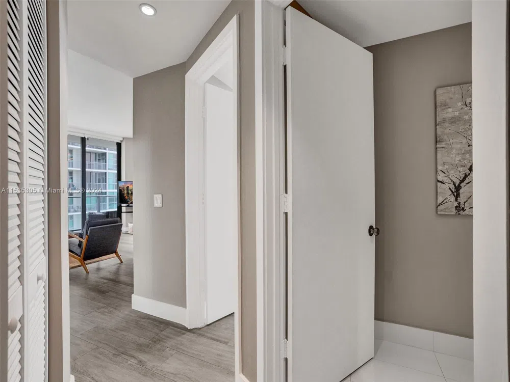121 NE 34th St #1801 Miami, FL 33137