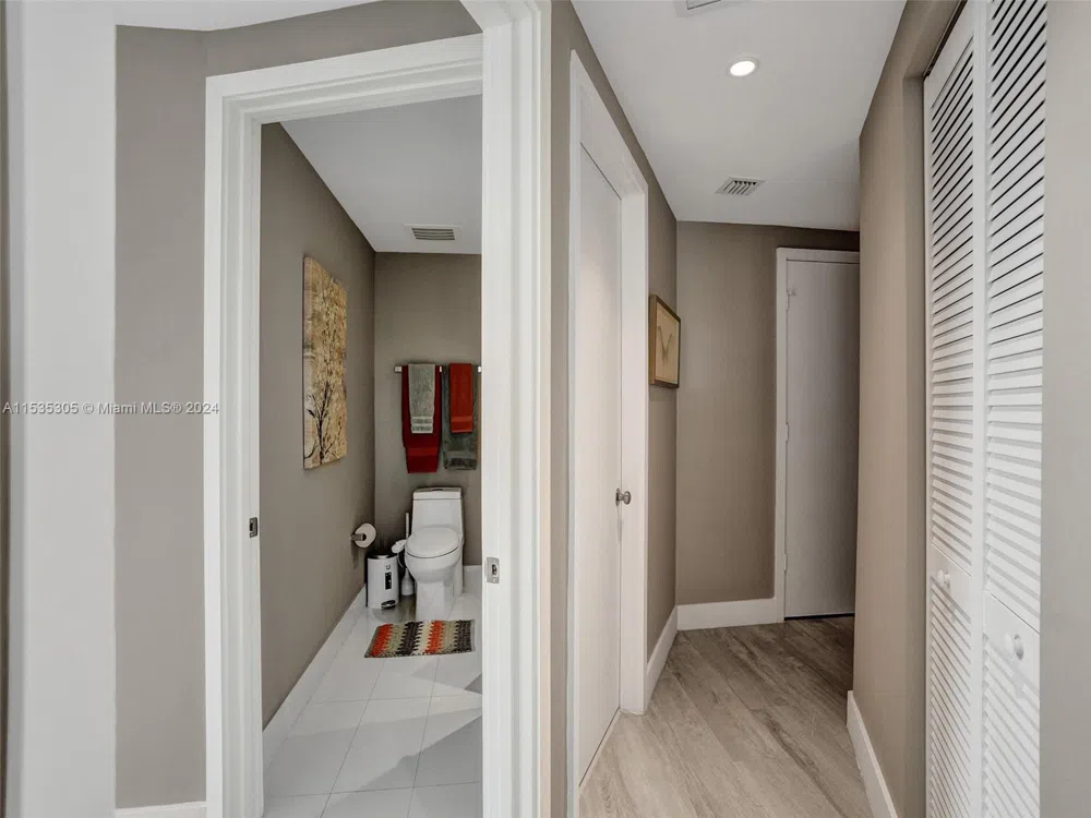121 NE 34th St #1801 Miami, FL 33137