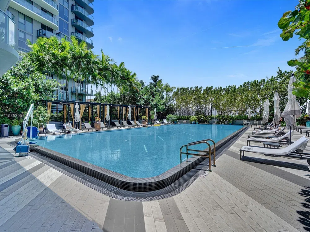 121 NE 34th St #1801 Miami, FL 33137