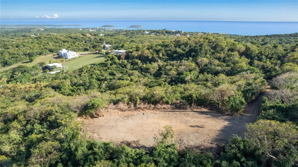 4 PR-995 Vieques, PR 00765