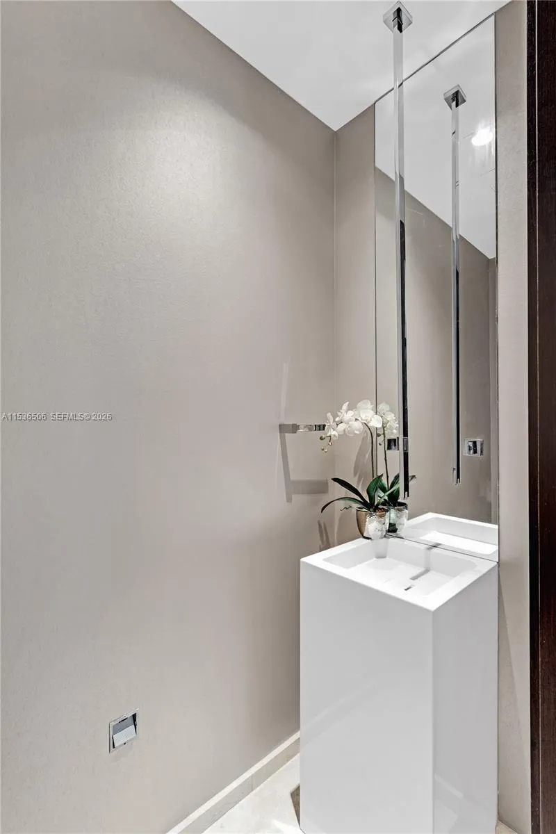 900 Brickell Key Blvd #1002 Miami, FL 33131