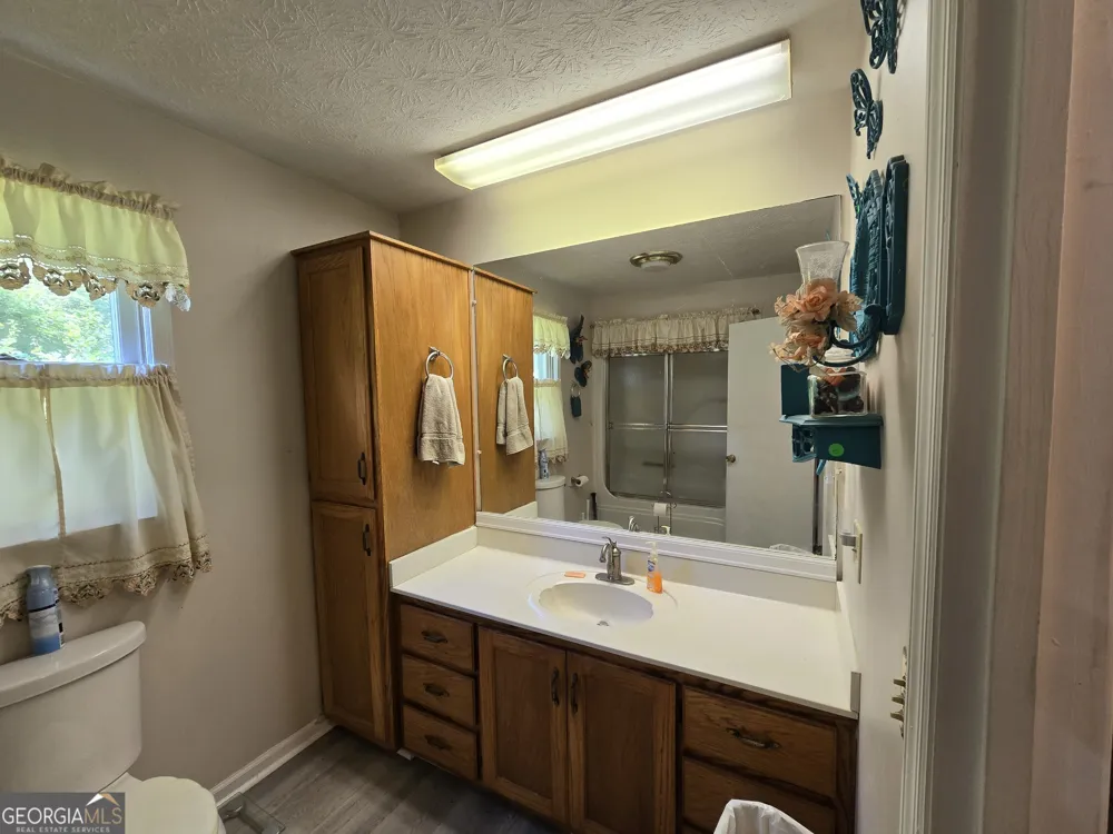 11953 Henderson Mountain RD Fairmount, GA 30139