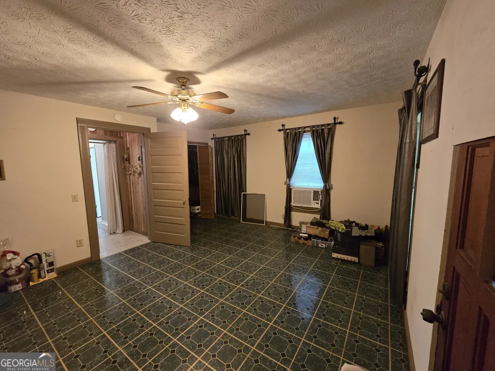 11953 Henderson Mountain RD Fairmount, GA 30139
