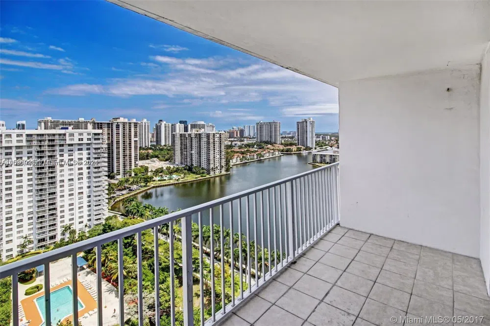 2801 NE 183rd St #2208W Aventura, FL 33160