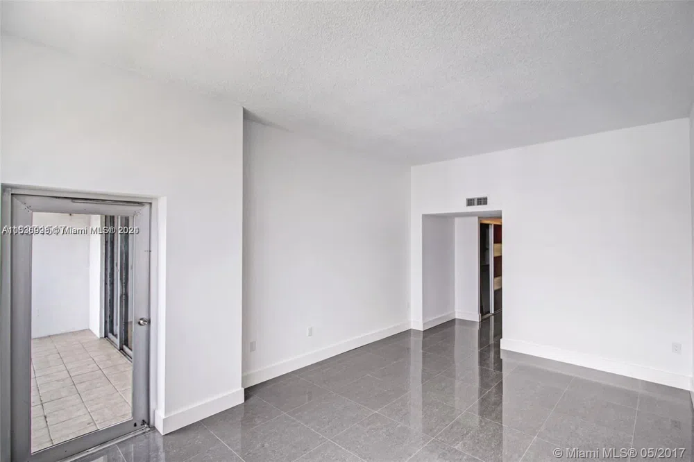 2801 NE 183rd St #2208W Aventura, FL 33160