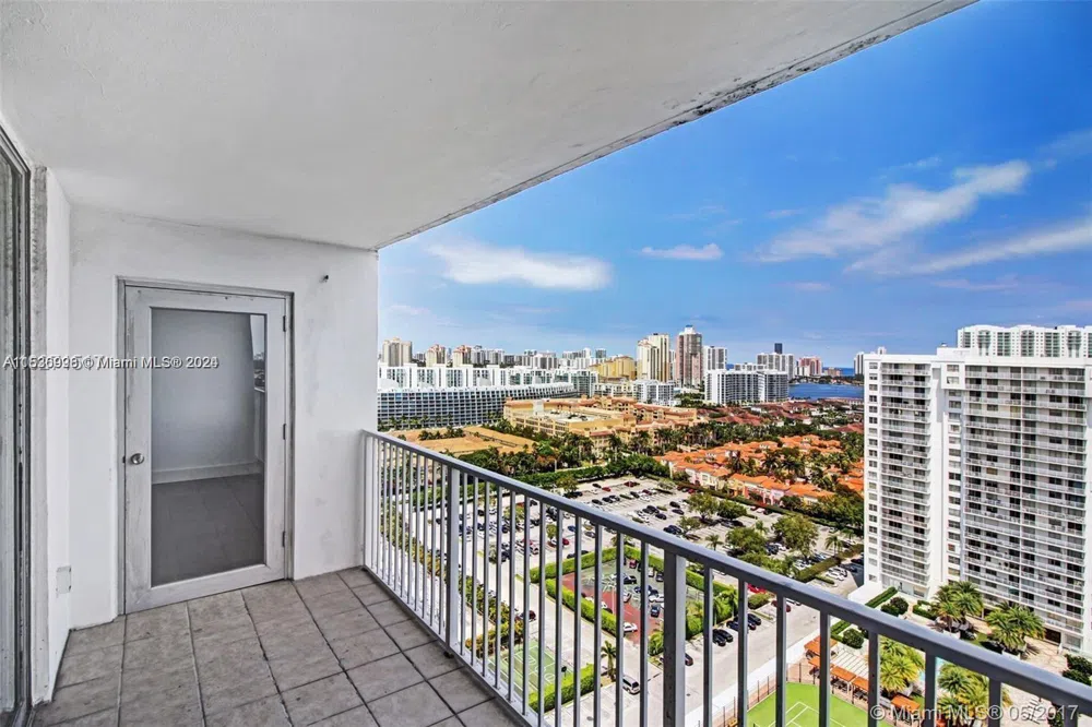 2801 NE 183rd St #2208W Aventura, FL 33160