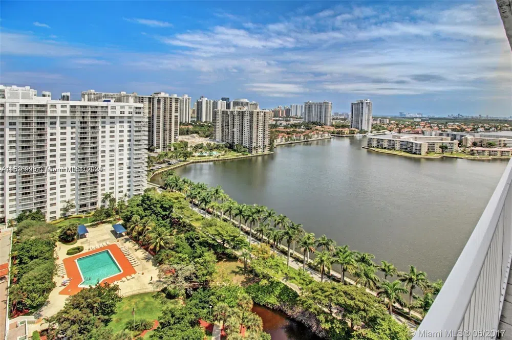 2801 NE 183rd St #2208W Aventura, FL 33160