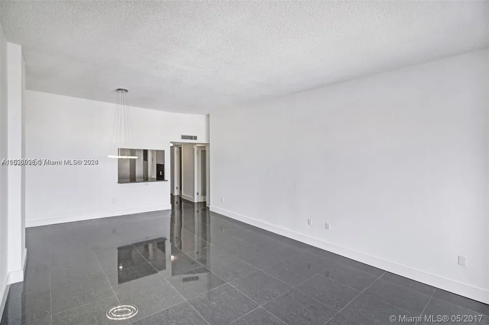 2801 NE 183rd St #2208W Aventura, FL 33160