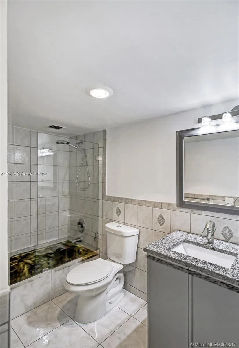2801 NE 183rd St #2208W Aventura, FL 33160