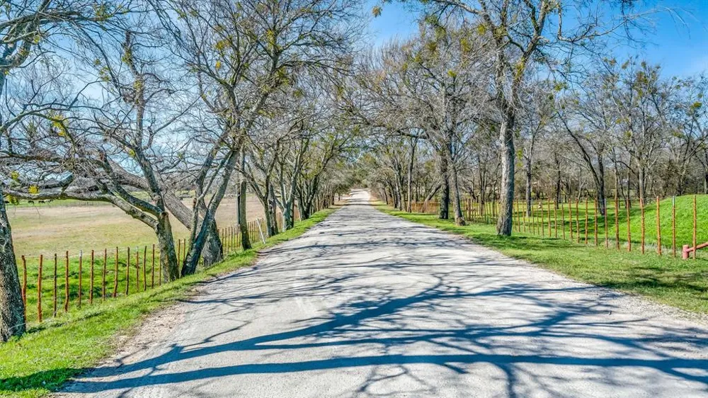 1000 Lambert Court Weatherford, TX 76088