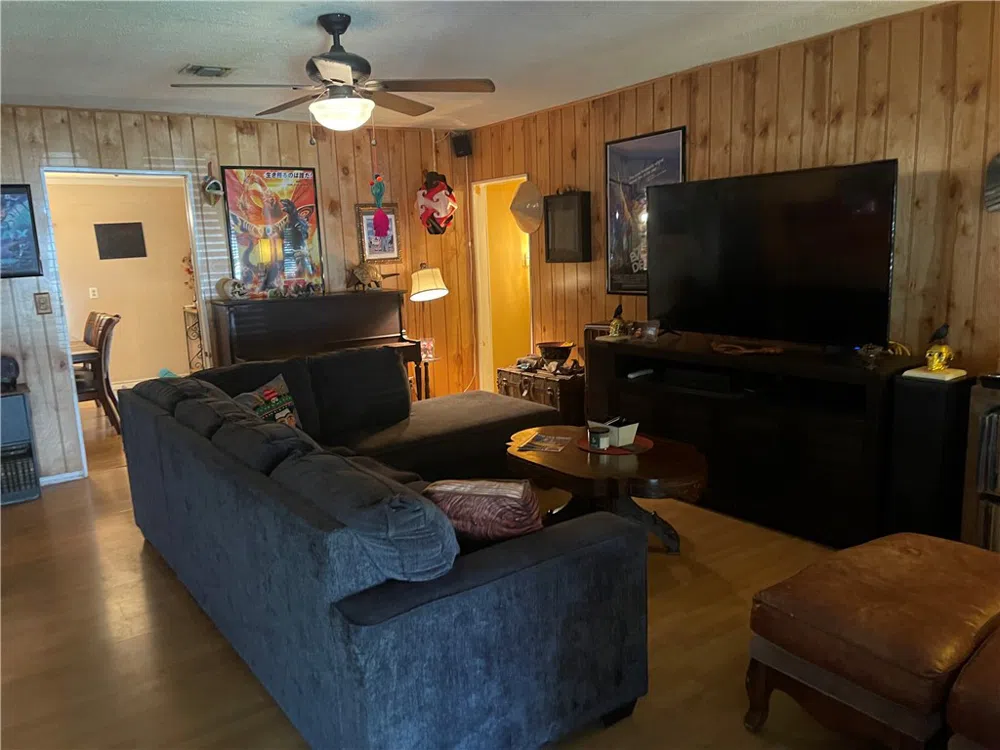 304 E 2nd Street Bishop, TX 78343