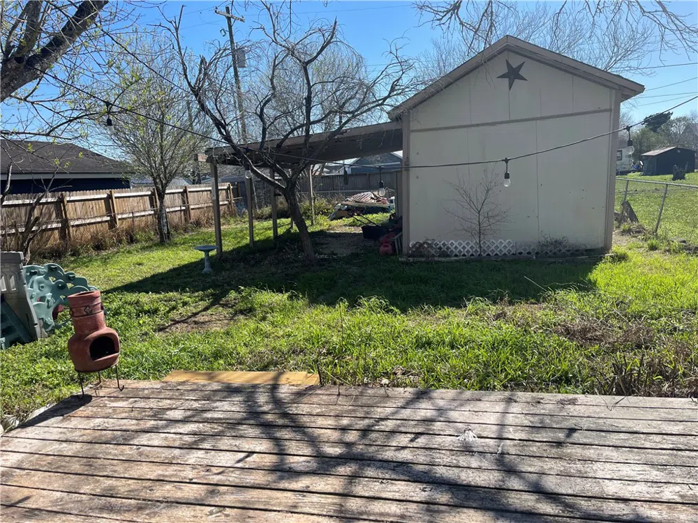 304 E 2nd Street Bishop, TX 78343