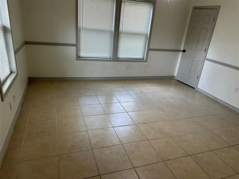 809 Cliffdale Avenue Dallas, TX 75211