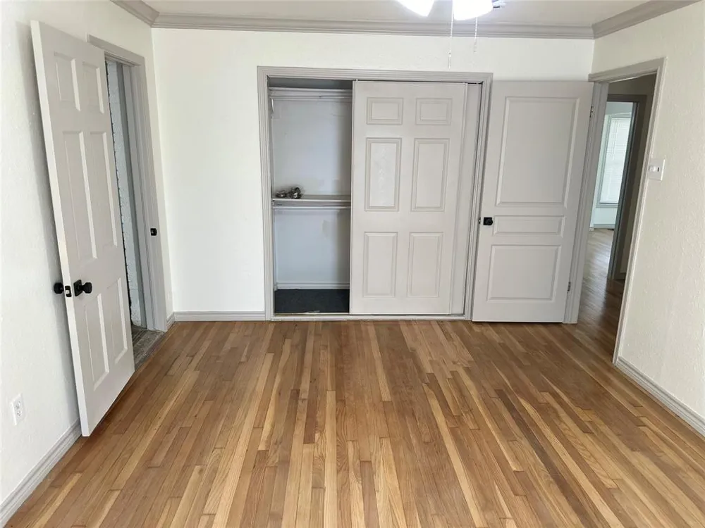 809 Cliffdale Avenue Dallas, TX 75211