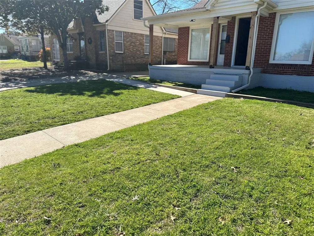 809 Cliffdale Avenue Dallas, TX 75211