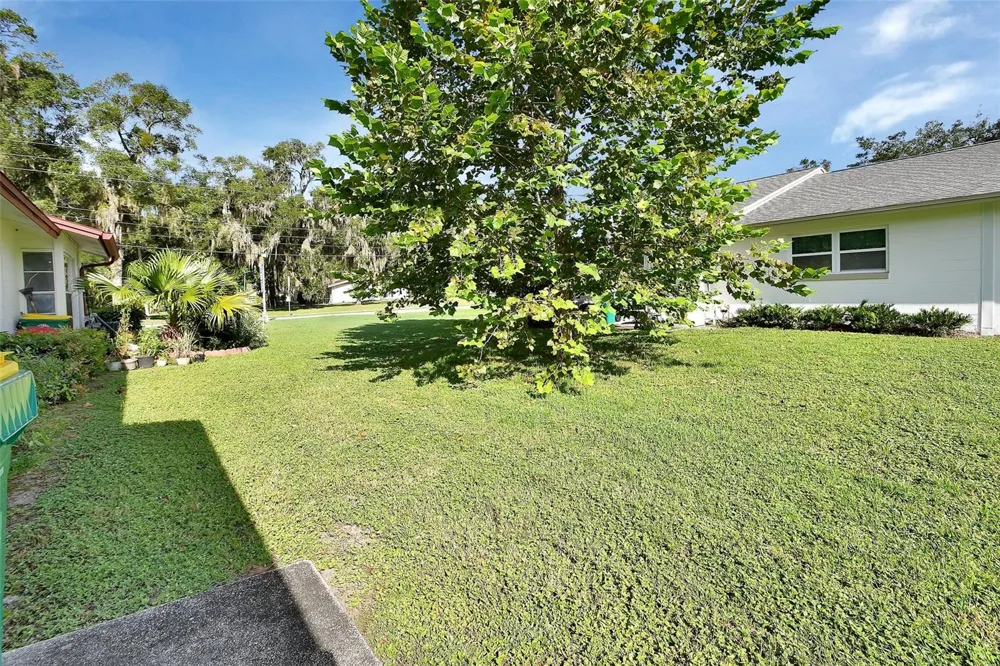 217 HILL AVENUE #20 Deland, FL 32724