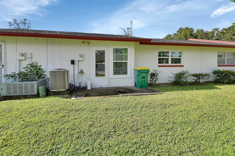 217 HILL AVENUE #20 Deland, FL 32724