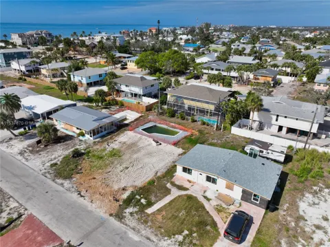 161 HIBISCUS DR