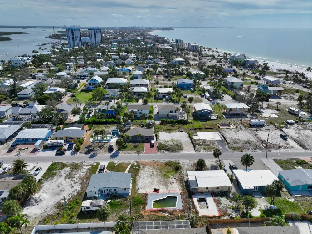 161 HIBISCUS DR Fort Myers, FL 33931