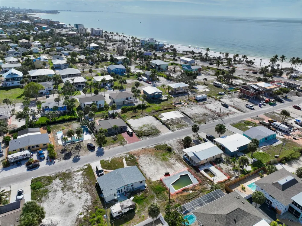 161 HIBISCUS DR Fort Myers, FL 33931