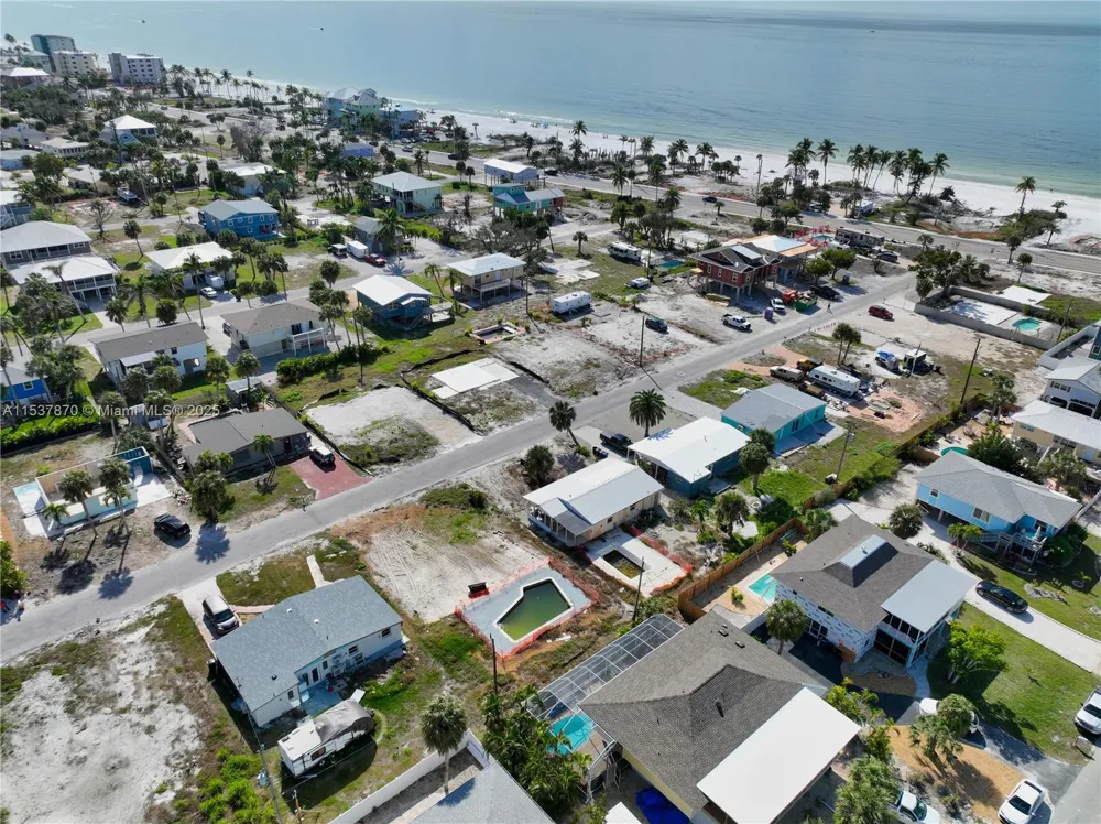 161 HIBISCUS DR Fort Myers, FL 33931
