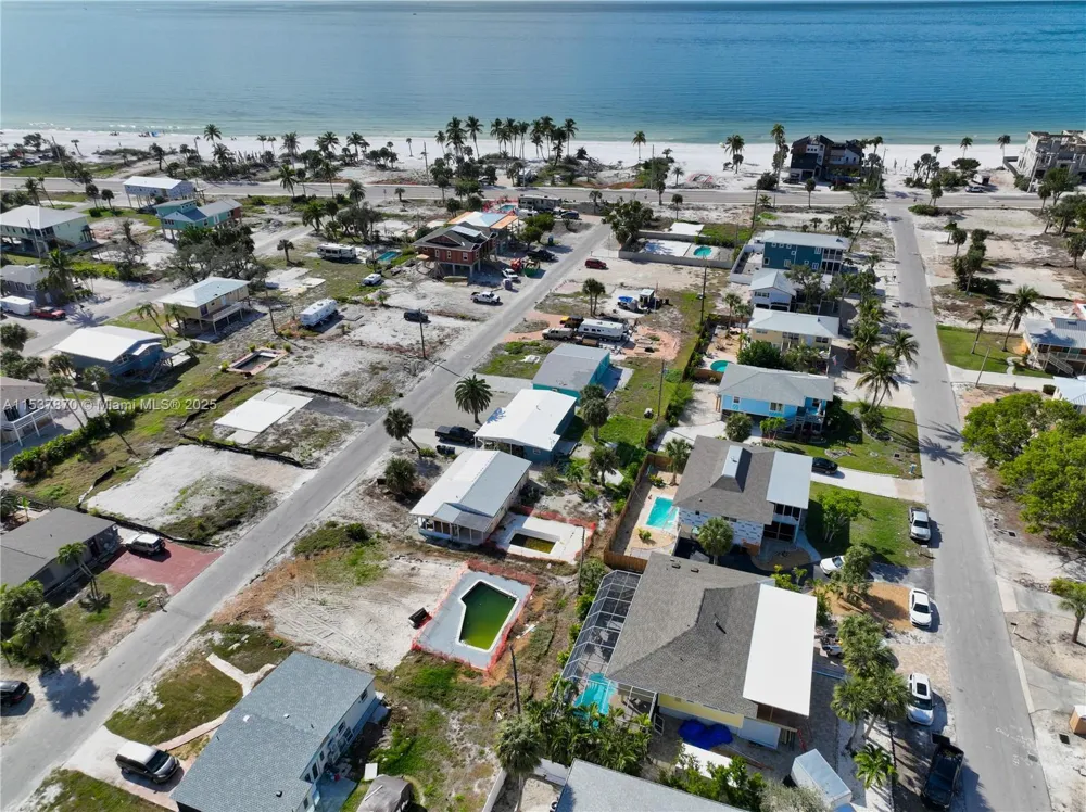 161 HIBISCUS DR Fort Myers, FL 33931