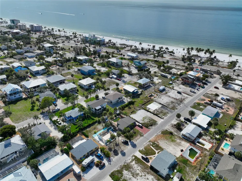 161 HIBISCUS DR Fort Myers, FL 33931